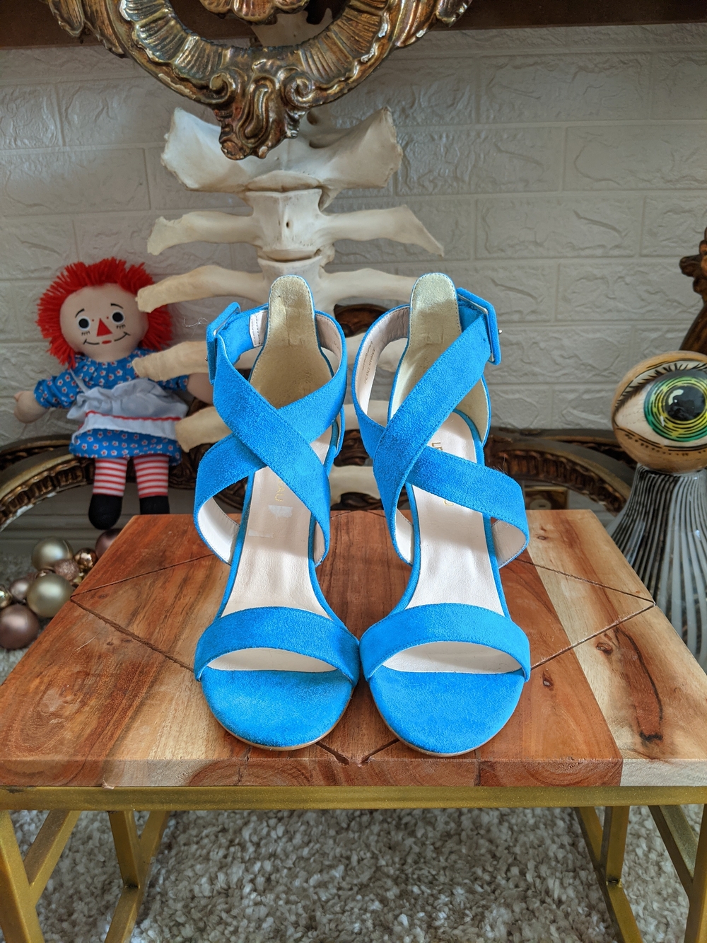 Le Chateau Blue Women's Strappy Suede Heeled Sandals Size 6